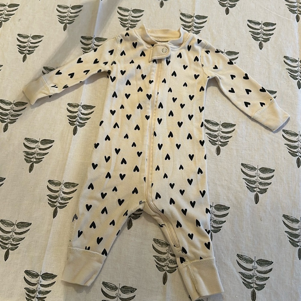 Hanna Anderson, heart onsie